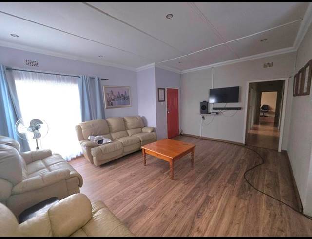 3 BEDROOM HOUSE FOR SALE IN ELSPARK